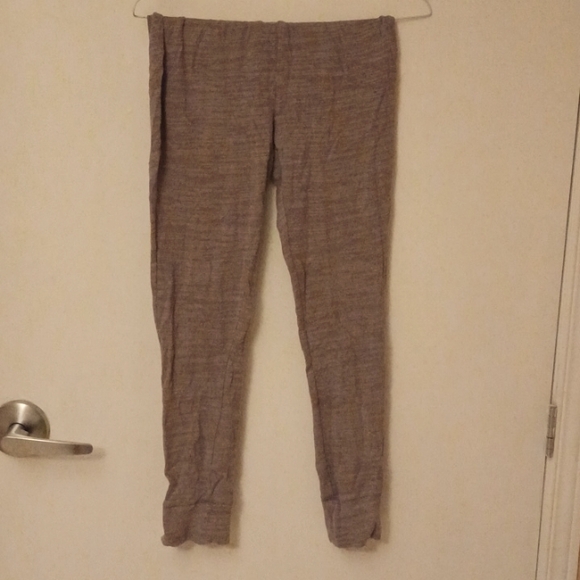 A set of two women's pants in size small. Gray jogging pants and black jeans. - Picture 2 of 6